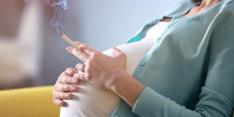 Μάστιγα το κάπνισμα στην Ελλάδα: Οι Ελληνίδες δεν το κόβουν ούτε στην εγκυμοσύνη