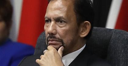 Το Μπρουνέι αναστέλλει την θανατική ποινή για τους γκέι μετά την κατακραυγή