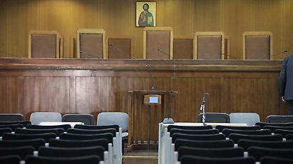 Μύδροι Ένωσης Δικαστών: Φασιστικές οι απειλές του Ρουβίκωνα