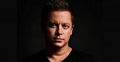 Γνωστός DJ πέρασε από τζαμαρία για να σώσει φίλη του και σκοτώθηκε