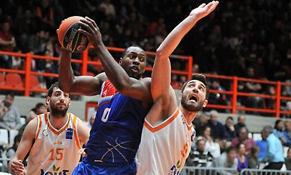 Τρεις αμφίβολοι στον Πανιώνιο