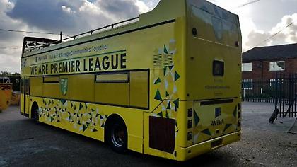 Έμεινε και έσπρωξαν το πούλμαν στη φιέστα οι παίκτες της Νόριτς