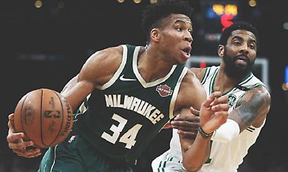 Ένα βήμα από τους τελικούς οι Μπακς με απίστευτο Γιάννη!