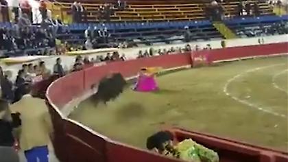 Ταύρος έσπασε το σαγόνι γυναίκας ταυρομάχου στο Μεξικό - Δείτε βίντεο
