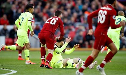 Το εκτός φάσης χτύπημα του Ρόμπερτσον στον Μέσι (video)