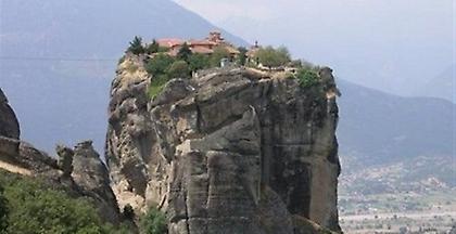 Μετέωρα: Τουρίστρια έπεσε στο κενό ενώ έβγαζε φωτογραφίες