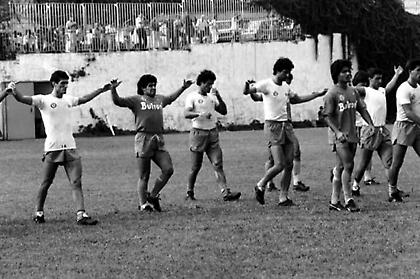 Οι ντρίμπλες του Ντιέγκο Μαραντόνα «κάτω από το λατομείο»