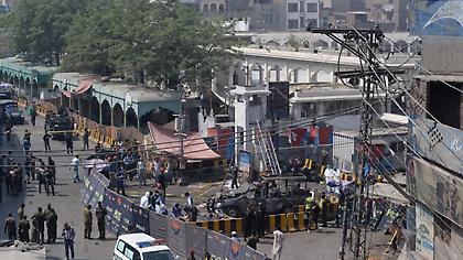 Πακιστάν: Στους 10 οι νεκροί από την έκρηξη σε τέμενος σουφιστών