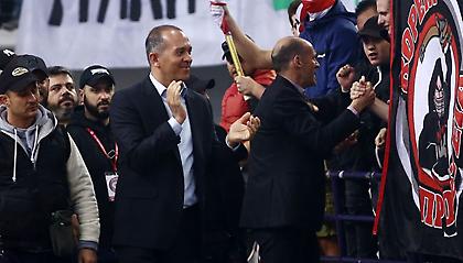 Η αποθέωση από τον κόσμο στους Αγγελόπουλους (video)