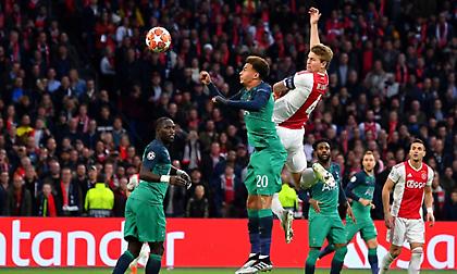 Με κεφαλιά του Ντε Λιχτ το 1-0 του Άγιαξ (video)