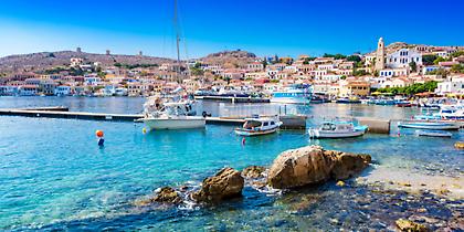 Πότε πέφτει η αργία του Αγίου Πνεύματος - Ποιοι θα κάνουν τριήμερο