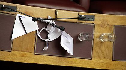 Δεκτό κατά πλειοψηφία, επί της αρχής, το νομοσχέδιο για τις 120 δόσεις