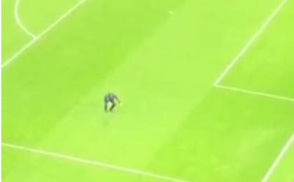 Ξαναβγήκε στο γήπεδο για να υποκλιθεί στους οπαδούς ο Ποτσετίνο! (vid)