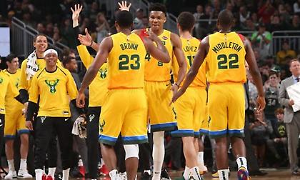 Επικοί Μπακς: Τρολάρουν Πιρς και Ίρβινγκ μετά το θρίαμβο επί των Σέλτικς!