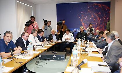 Το φάσμα του… «λουκέτου» και ενδείξεις πως ο Ολυμπιακός ίσως κατέβει στα playoffs