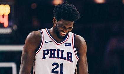 Ο Εμπίντ «βουτάει» συνεχώς στο παρκέ και έχει λόγο!