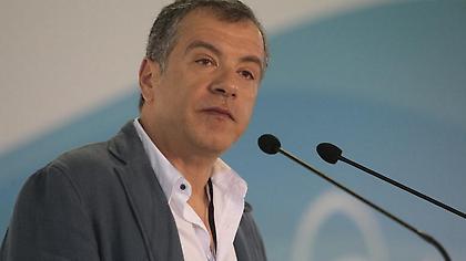 Θεοδωράκης σε Μητσοτάκη: Συμφωνείς με τους 64;