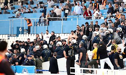 Ένταση με οπαδούς του ΠΑΟΚ και ρεπόρτερ της ΑΕΚ, μεσολάβησαν οι δυνάμεις των ΜΑΤ!