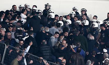 Νέα επεισόδια με οπαδούς του ΠΑΟΚ και ΜΑΤ έξω από το ΟΑΚΑ