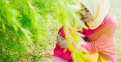 Ημέρα της μητέρας: Αφιέρωμα του BBC στα «χωριά χωρίς μαμάδες»