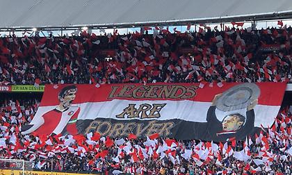 Αποθέωση για Φαν Πέρσι στο φινάλε της καριέρας του (video/pics)