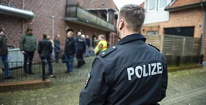 Τρία πτώματα χτυπημένα από βαλλίστρα βρέθηκαν σε ξενοδοχείο στην Γερμανία