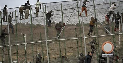 Μπλόκο από την Ισπανία σε 100 Αφρικανούς μετανάστες στη Μελίγια