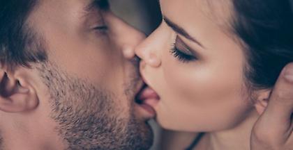 Επικίνδυνο το γαλλικό φιλί σύμφωνα με αυστραλιανή έρευνα