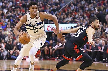 Βίντεο με… σκούπα ενόψει Ράπτορς οι Μπακς! (video)