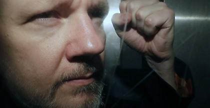 Σουηδία: Ανοίγει εκ νέου η έρευνα για τις κατηγορίες περί βιασμού κατά Ασάνζ