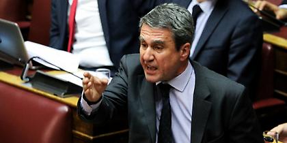 Μηνύσεις Λοβέρδου εναντίον «προστατευόμενου μάρτυρα» της Novartis