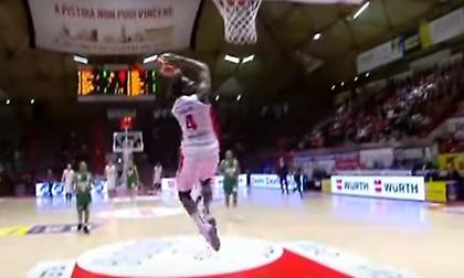 Το κάρφωμα 360ο του Πικ στο Top 5 της ιταλικής λίγκας (video)