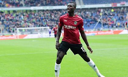 Πληρώνει τη ρήτρα και παίρνει Μπεμπού η Γκλάντμπαχ