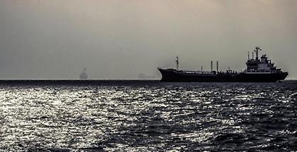 Σύννεφα πολέμου στα στενά του Ορμούζ - Σαμποτάζ με στόχο πετρελαιοφόρα
