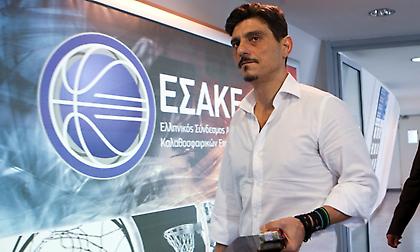 Γιαννακόπουλος: «Σήμερα οι κότες το ξανάσκασαν»