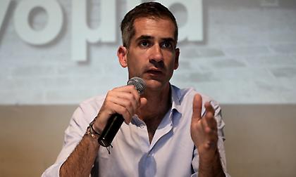 Επίθεση αγνώστων σε εκδήλωση υποψηφίου με τον συνδυασμό του Μπακογιάννη-Εσπασαν αυτοκίνητα