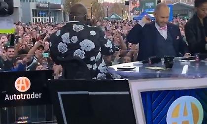 Αποθέωσαν τον Σακίλ Ο'Νιλ οι φίλοι των Μπακς