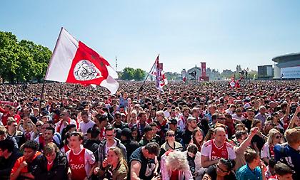 Πανικός στο Άμστερνταμ για τον νταμπλούχο Άγιαξ (pics/vids)