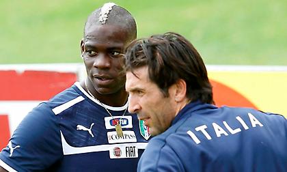 Μπουφόν: «Να επιστρέψει στην Εθνική ο Μπαλοτέλι»