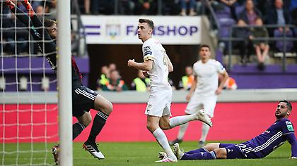 Το σήκωσε η Γκενκ!