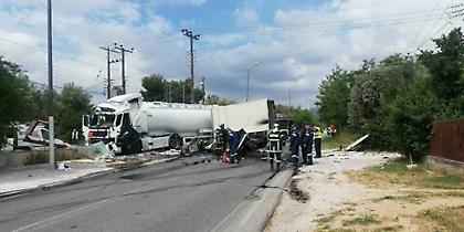 Δύο νεκροί και ένας τραυματίας στο τροχαίο με το βυτιοφόρο στην Κορωπίου-Μαρκοπούλου