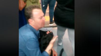 Έντονο επεισόδιο στον ΗΣΑΠ: Επιβάτες αποδοκίμασαν οδηγό που δεν επέτρεπε σκύλο σε βαγόνι