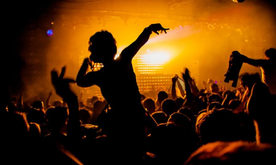 Ο ύμνος των παιδικών μας χρόνων που κανείς δεν ήξερε τους στίχους του