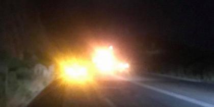 Νταλίκα τυλίχθηκε στις φλόγες εν κινήσει στην Κρήτη (video)