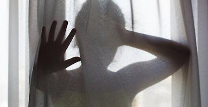 Κρήτη: Χτύπησαν έφηβη, την κλείδωσαν και της έκοψαν τα μαλλιά