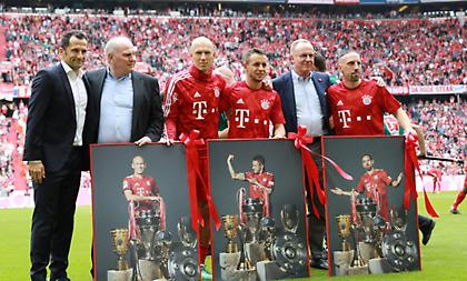 Τίμησε Ρόμπεν, Ριμπερί και Ραφίνια η Μπάγερν Μονάχου (video)