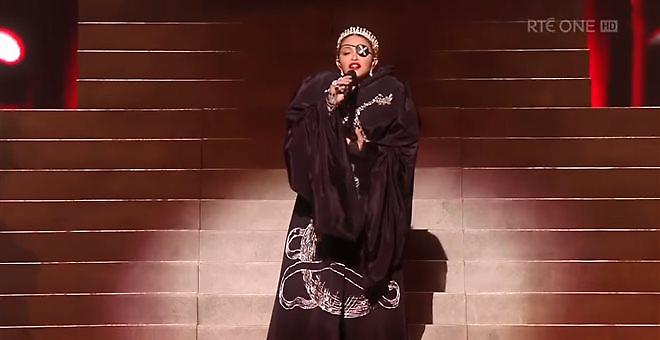 Σκιά του εαυτού της η Madonna στη Eurovision (video)