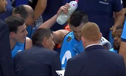 Ο Τζεντίλε κοπάνησε τρεις φορές το κεφάλι του με μπουκάλι (video)