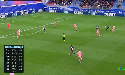 Κάρφωσε την Μπαρτσελόνα ο Ντε Μπλάσις (video)