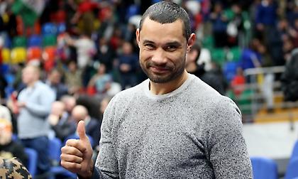 GM στους Πέλικανς ο Τράιαν Λάνγκντον!